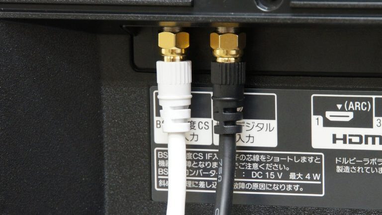 液晶テレビに縦線が入ったらまずケーブルを確認