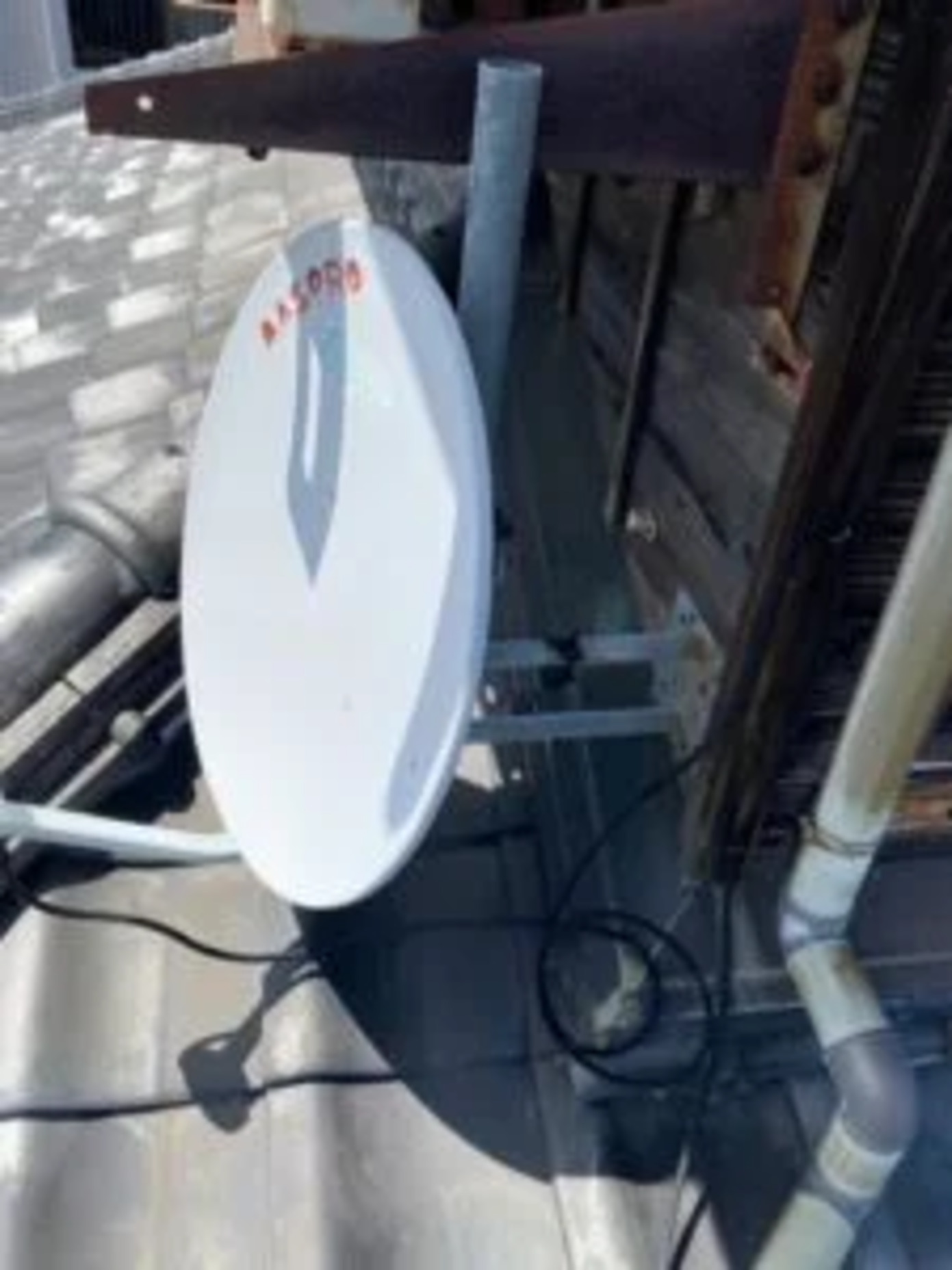 テレビアンテナの撤去費用相場は？頼める業者の特徴、処分方法を紹介 アンテナ撤去