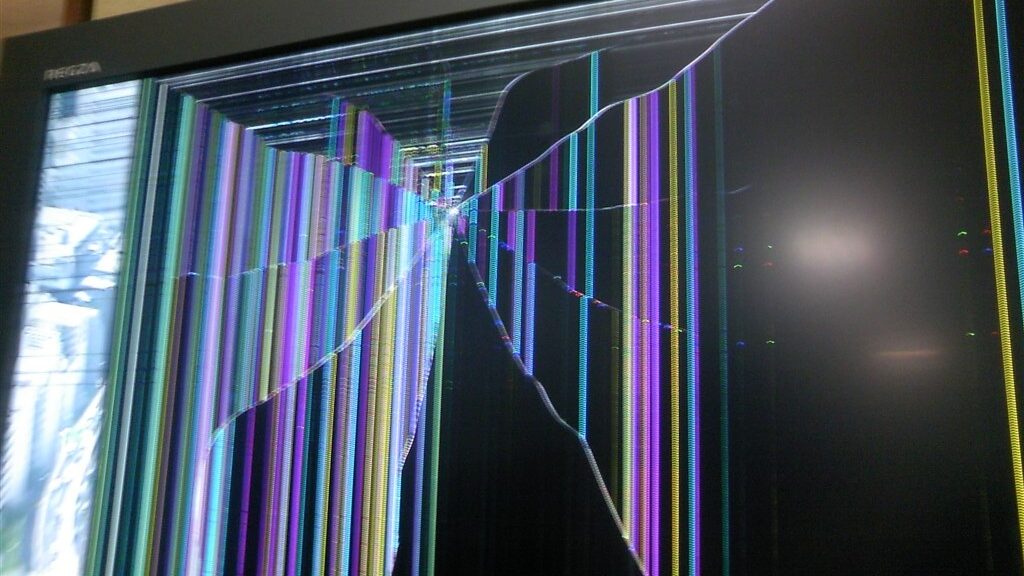 テレビが壊れた！火災保険が使える条件とは？もしかしたら原因は  