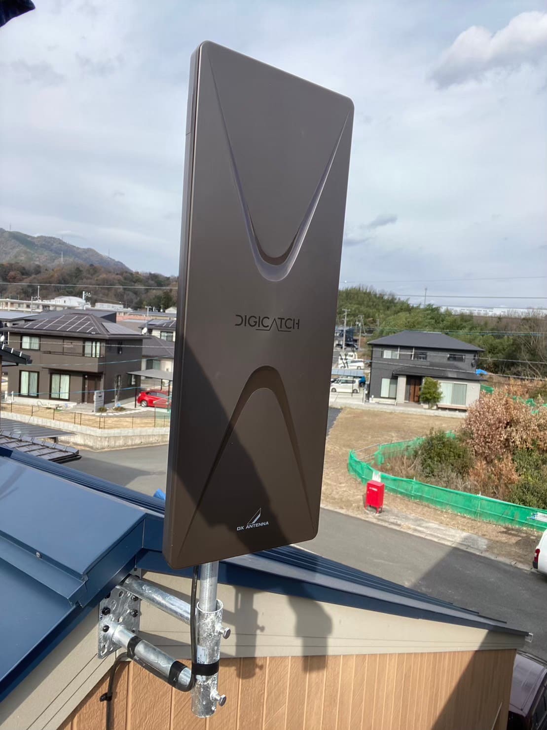 2025年1月3日 広島県府中市桜が丘F様邸 デザインアンテナ設置工事