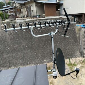 2025年6月23日　広島県尾道市栗原長M様邸　UHFアンテナと4K8K対応BS/CSアンテナ設置工事