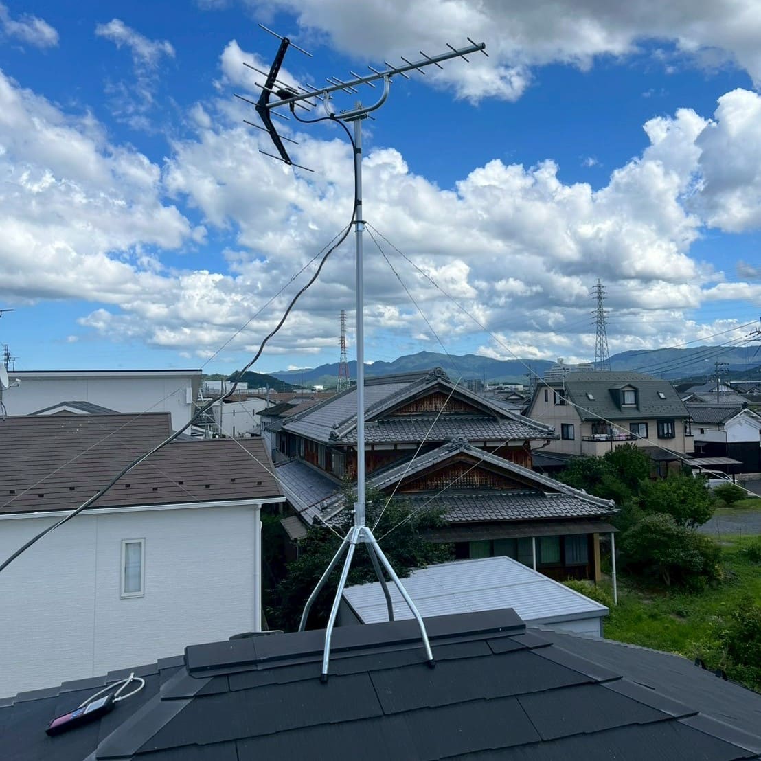 2025年7月28日 滋賀県守山市勝部M様邸 UHFアンテナ設置工事＜ トヨタ