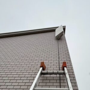 東京都福生市｜デザインアンテナ外壁設置｜タイル外壁でも問題なく設置